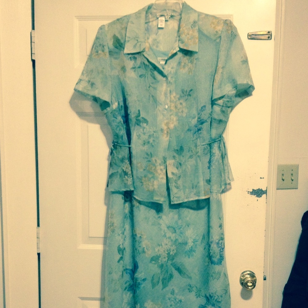 Beautiful 2-pc. outfit. Perfect for Spring! Sz 20W